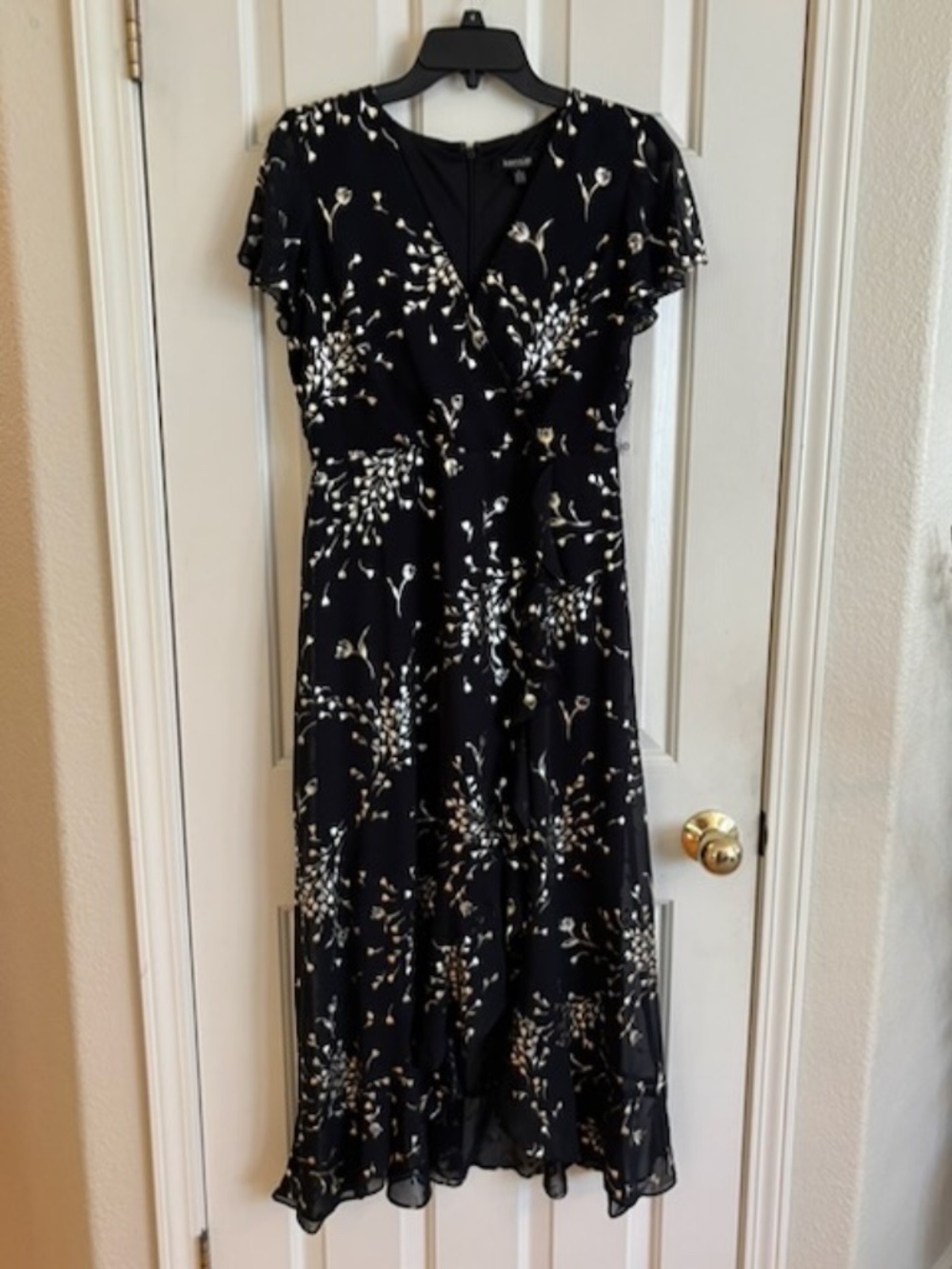 Kensie Metallic Floral Short Sleeve Faux Wrap Midi Dress Size 4 NWT